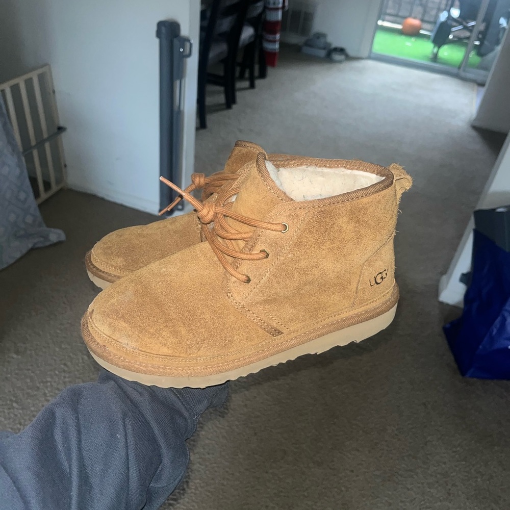 Size 5 gradescholl lace up uggs chestnut